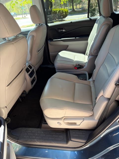 After mobile auto detailing: Large Vehicle Interior Detail